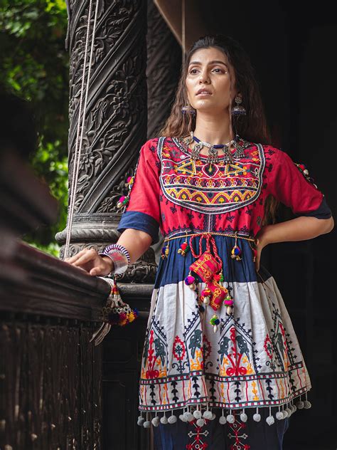 Buy Traditional Ethnic Clothing for Women India 